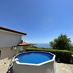 Azur- Sea View Luxury With Pool Near Balchik